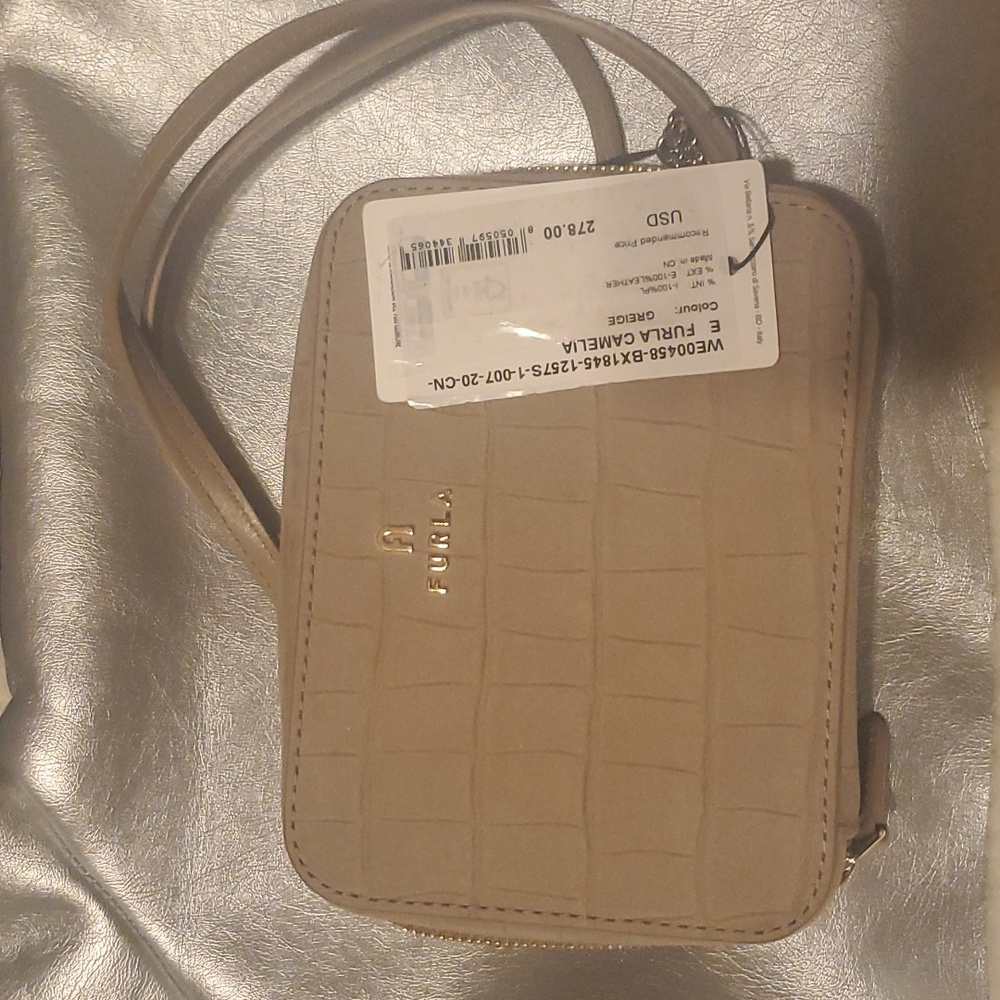 Furla Camelia Crossbody / Camera bag. - Picture 6 of 14